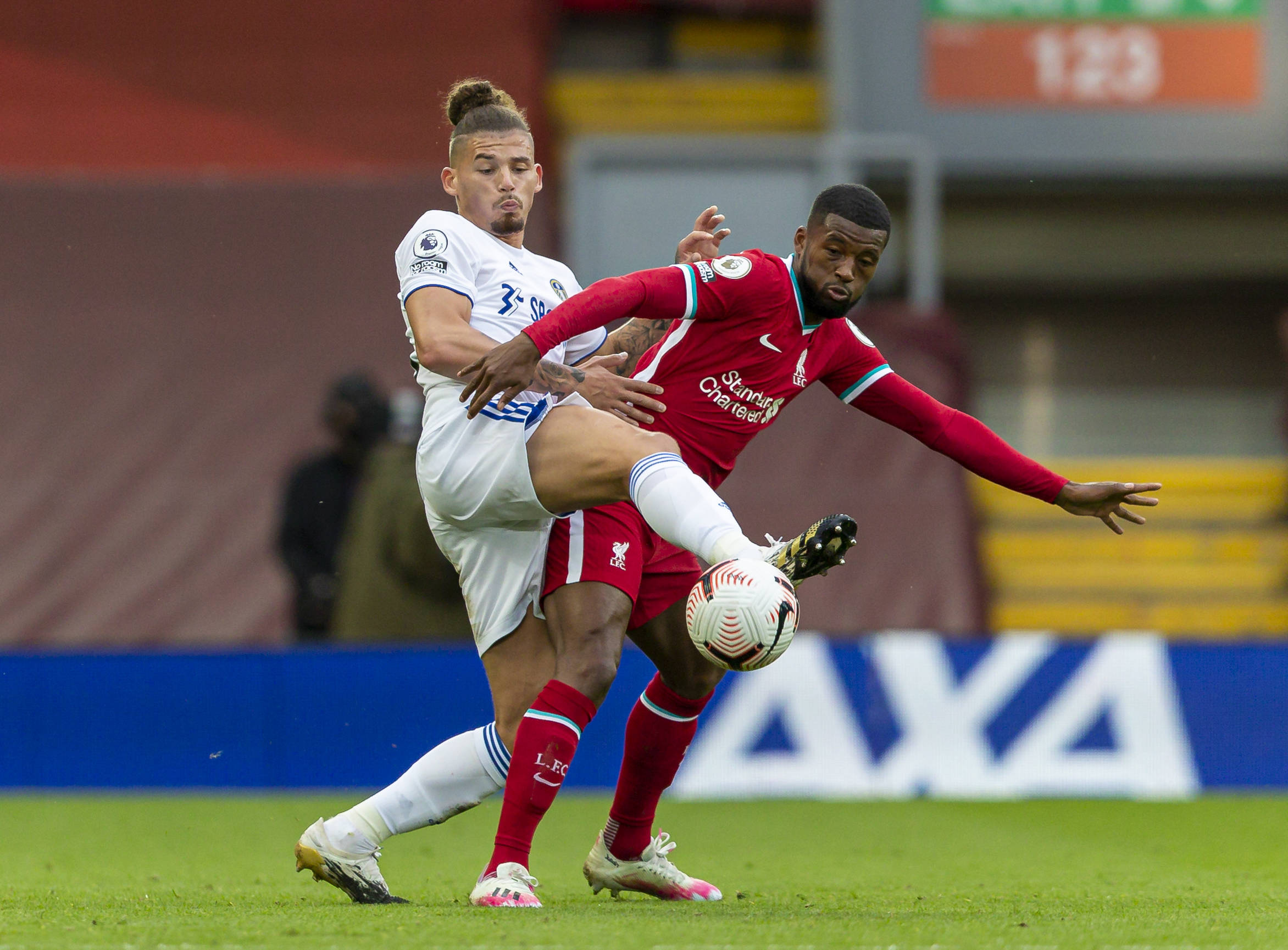 牢牢掌控主 牢牢掌控主